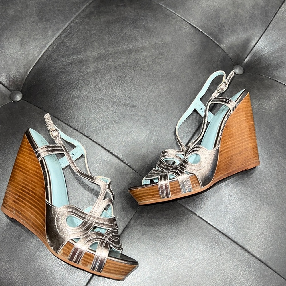 Seychelles Metallic Pewter Wooden Wedge Sandals Size 7.5